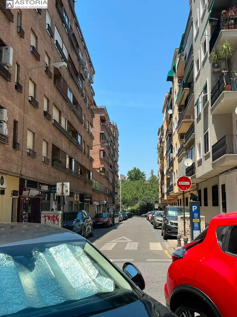 Wohnung zur Miete in Calle Calle Pintor Rodríguez Acosta, Camino de Ronda