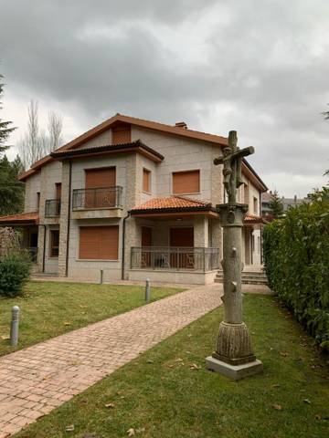 Casa-chalet en Venta en Paseo de la Cantera