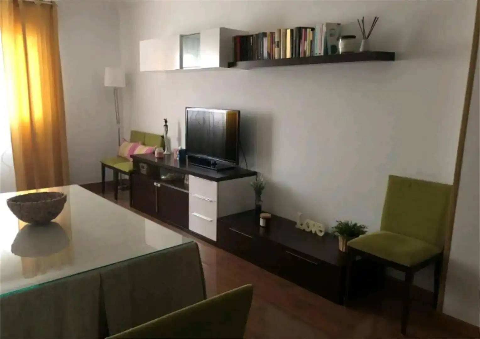 Sala d'estar de Pis en venda en La Carolina amb Aire condicionat, Parquet i Moblat