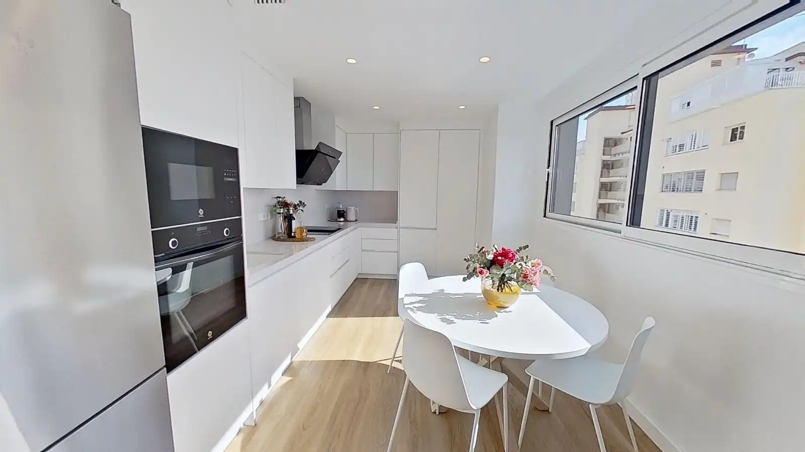 Piso con terraza en venta en Avenida del Mediterráneo, imagen 4