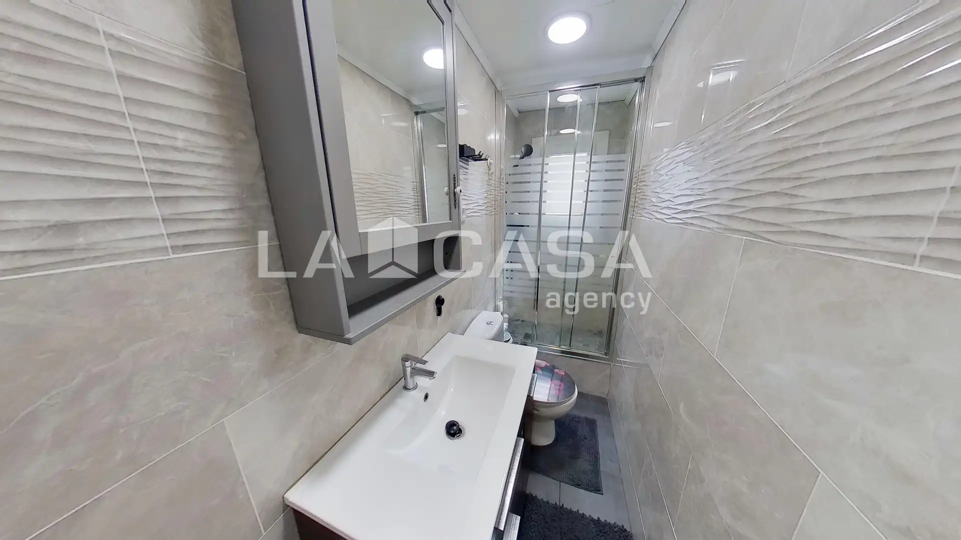 Baño de Ático en venta en Barcelona con Terraza y Balcón