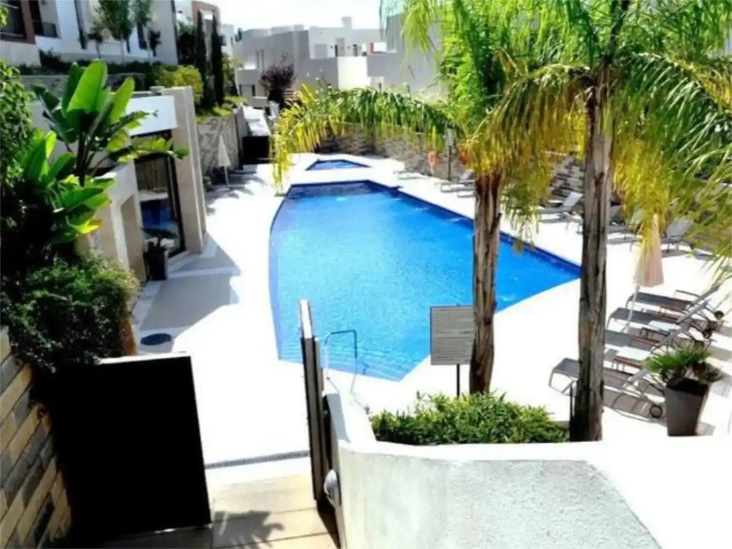 Schwimmbecken von Wohnung zur Miete in Marbella mit Klimaanlage, Schwimmbad und Balkon