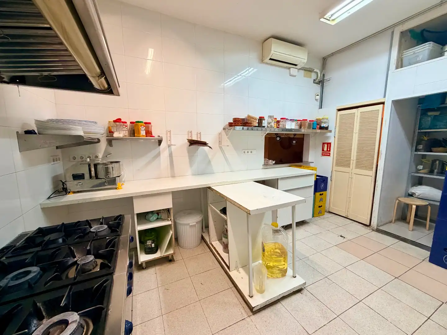 Business premises for transfer in Sants - Montjuïc, imagen 12