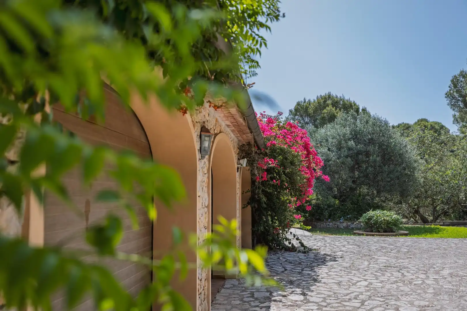 Vista exterior de Casa o xalet en venda en Pedreguer amb Aire condicionat, Calefacció i Jardí privat