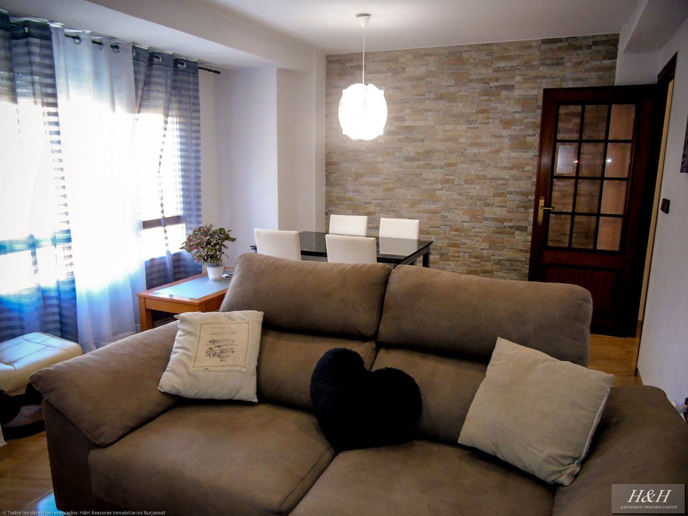 Sala d'estar de Pis de lloguer en Burjassot amb Balcó