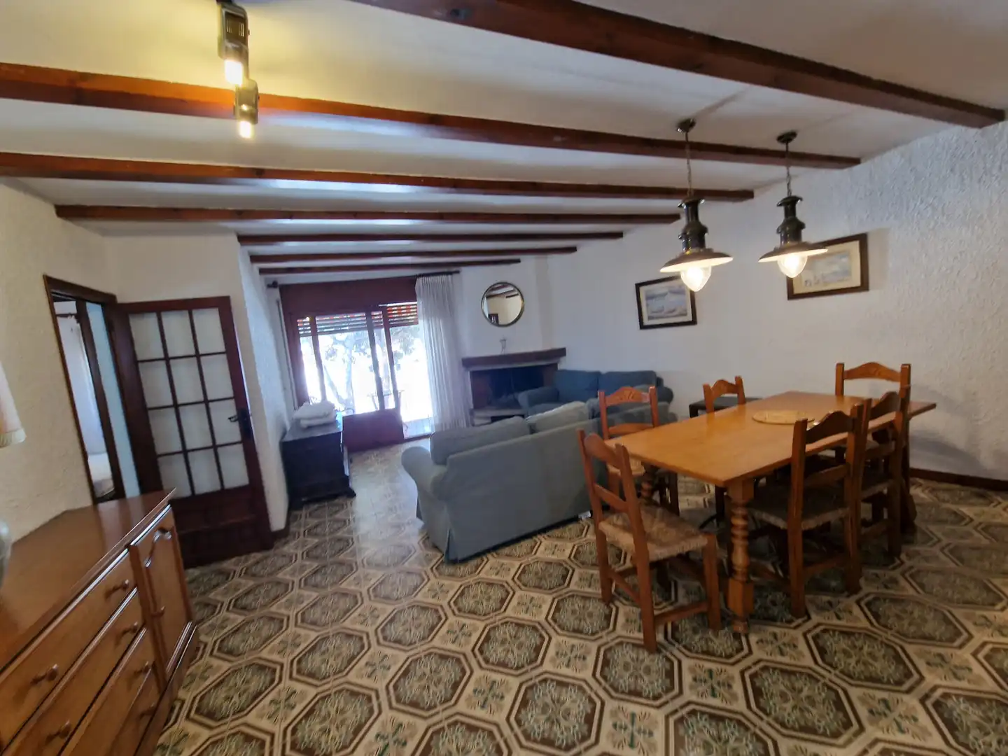 Sala d'estar de Àtic de lloguer en Calella de Palafrugell