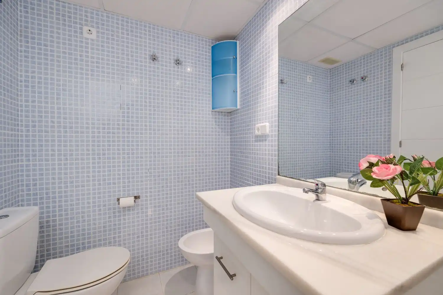 Baño de Piso en venta en Orihuela con Aire acondicionado, Calefacción y Amueblado