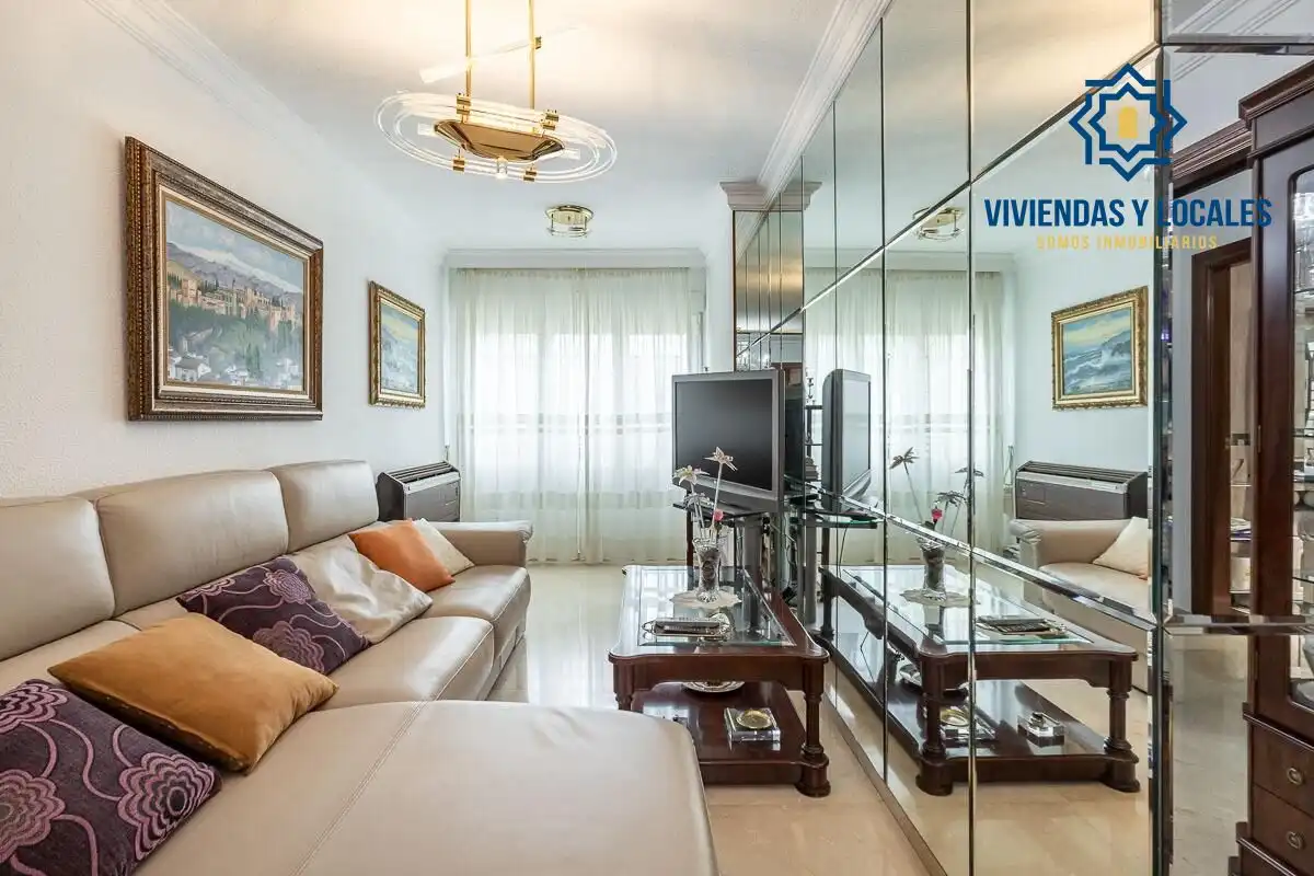 Piso con ascensor en venta en Calle ARQUITECTO JIMENEZ LACAL, imagen 3