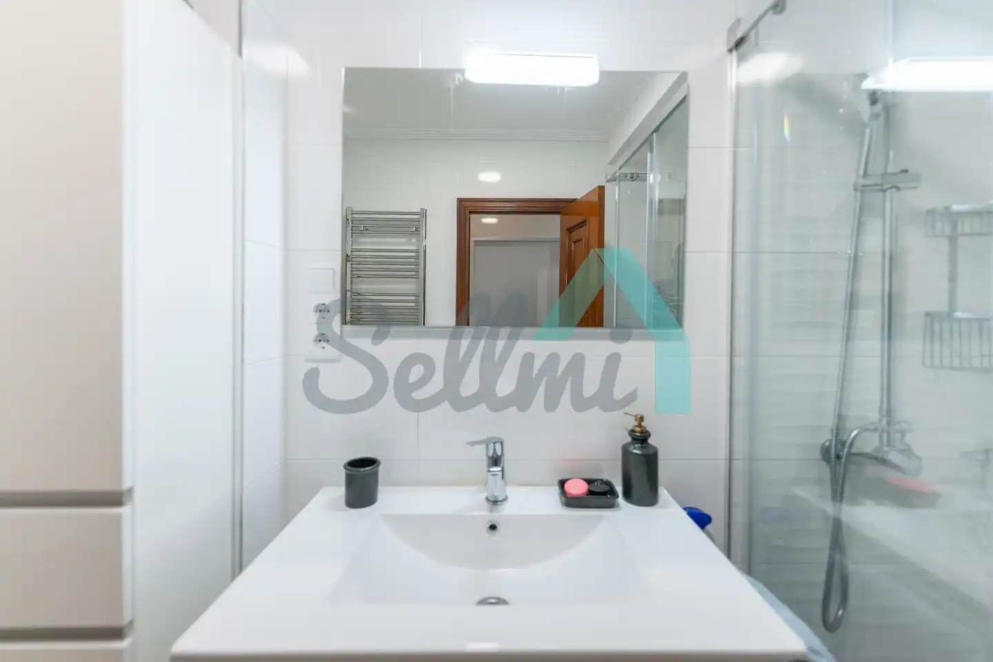 Bathroom of Flat for rent in Oviedo   with Heating, Parquet flooring and Furnished