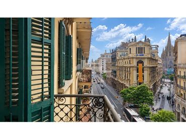 Piso con balcón en venta en Via Laietana