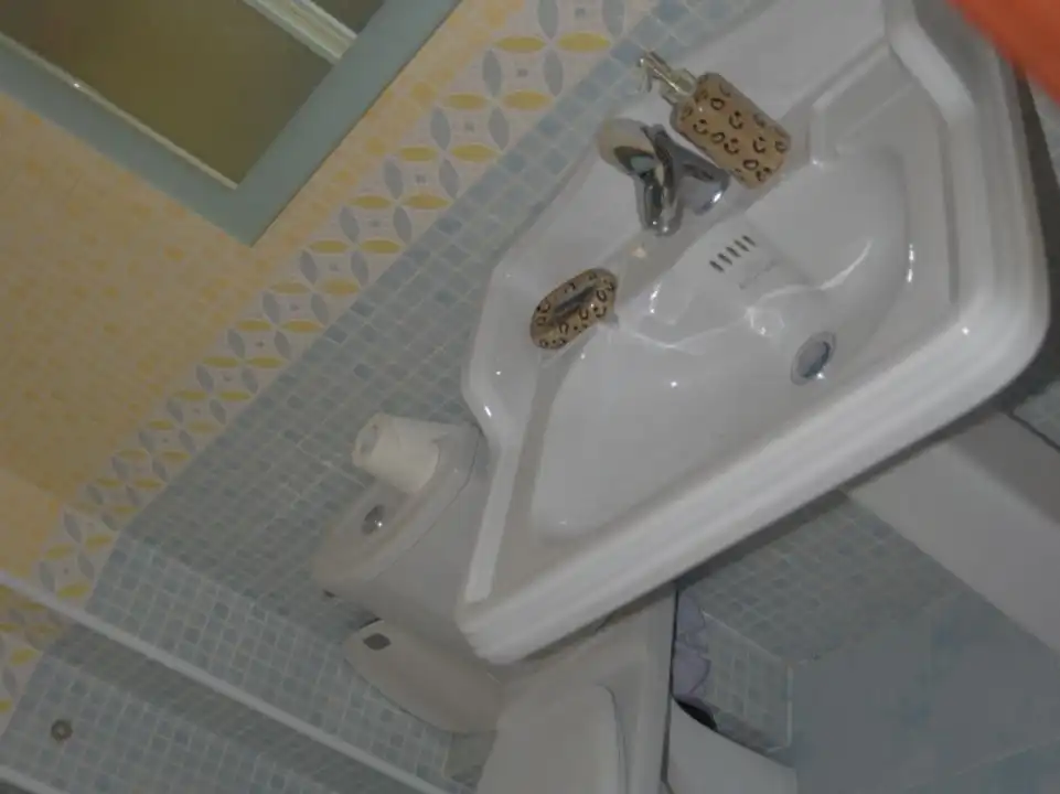 Badezimmer von Wohnung zur Miete in  Huelva Capital mit Klimaanlage und Balkon