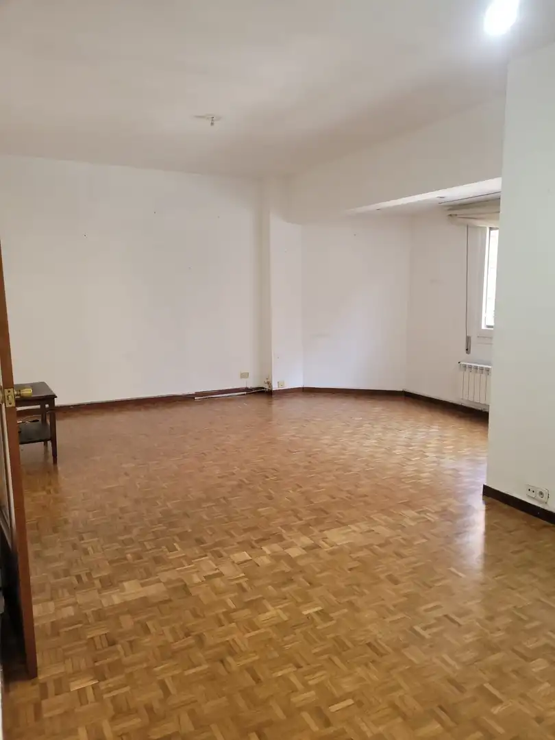 Piso en venta en  Logroño con Calefacción, Parquet y Trastero