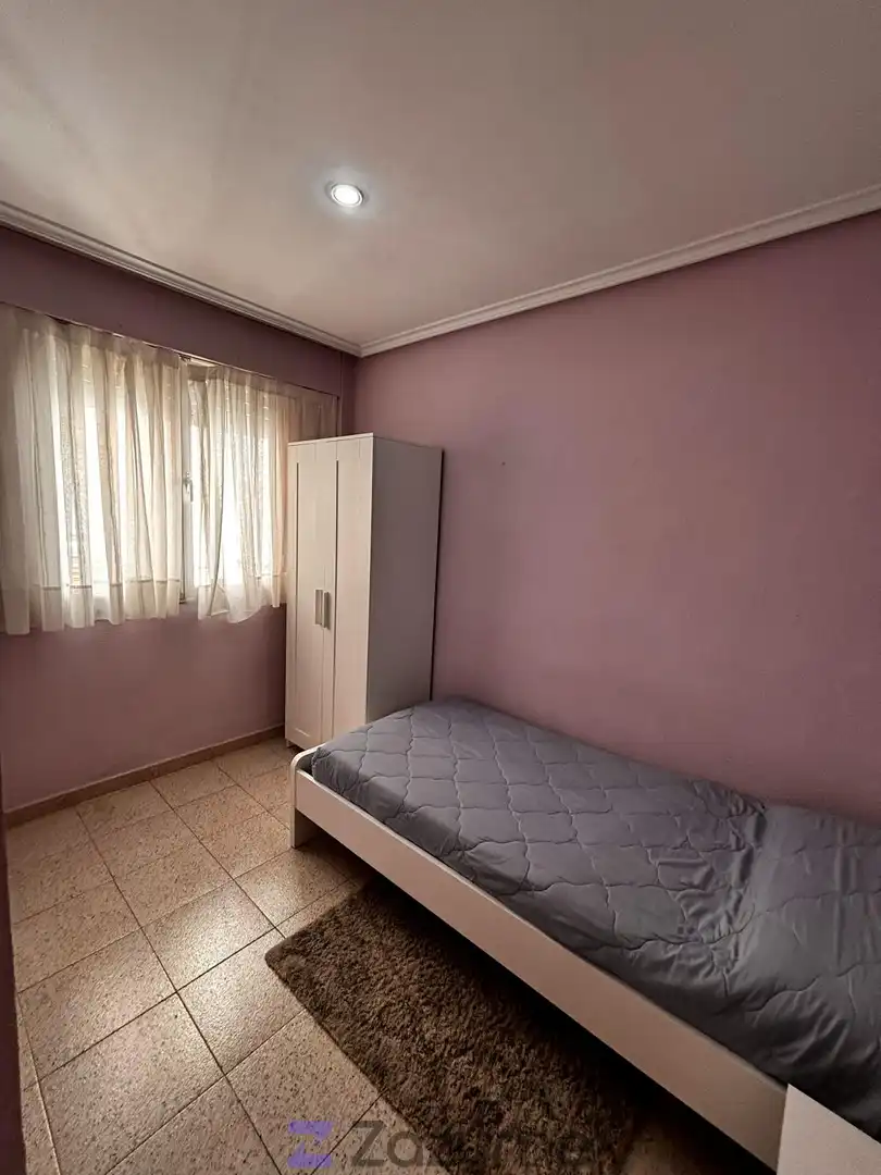 Schlafzimmer von Wohnung zur Miete in  Logroño mit Heizung, Abstellraum und Möbliert