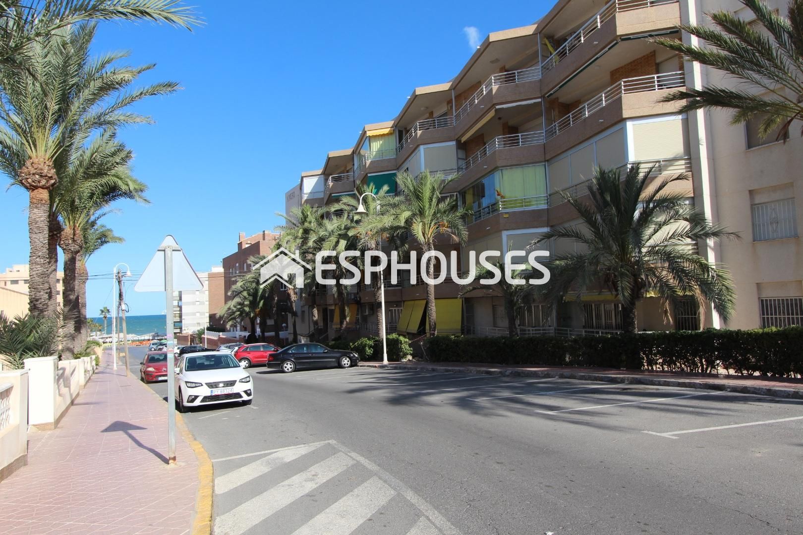 Vista exterior de Apartament en venda en Guardamar del Segura amb Terrassa, Moblat i Balcó