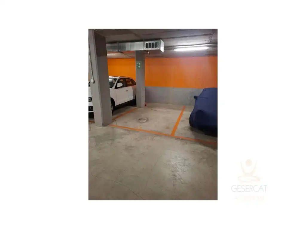 Aparcament de Garatge en venda en Sant Cugat del Vallès