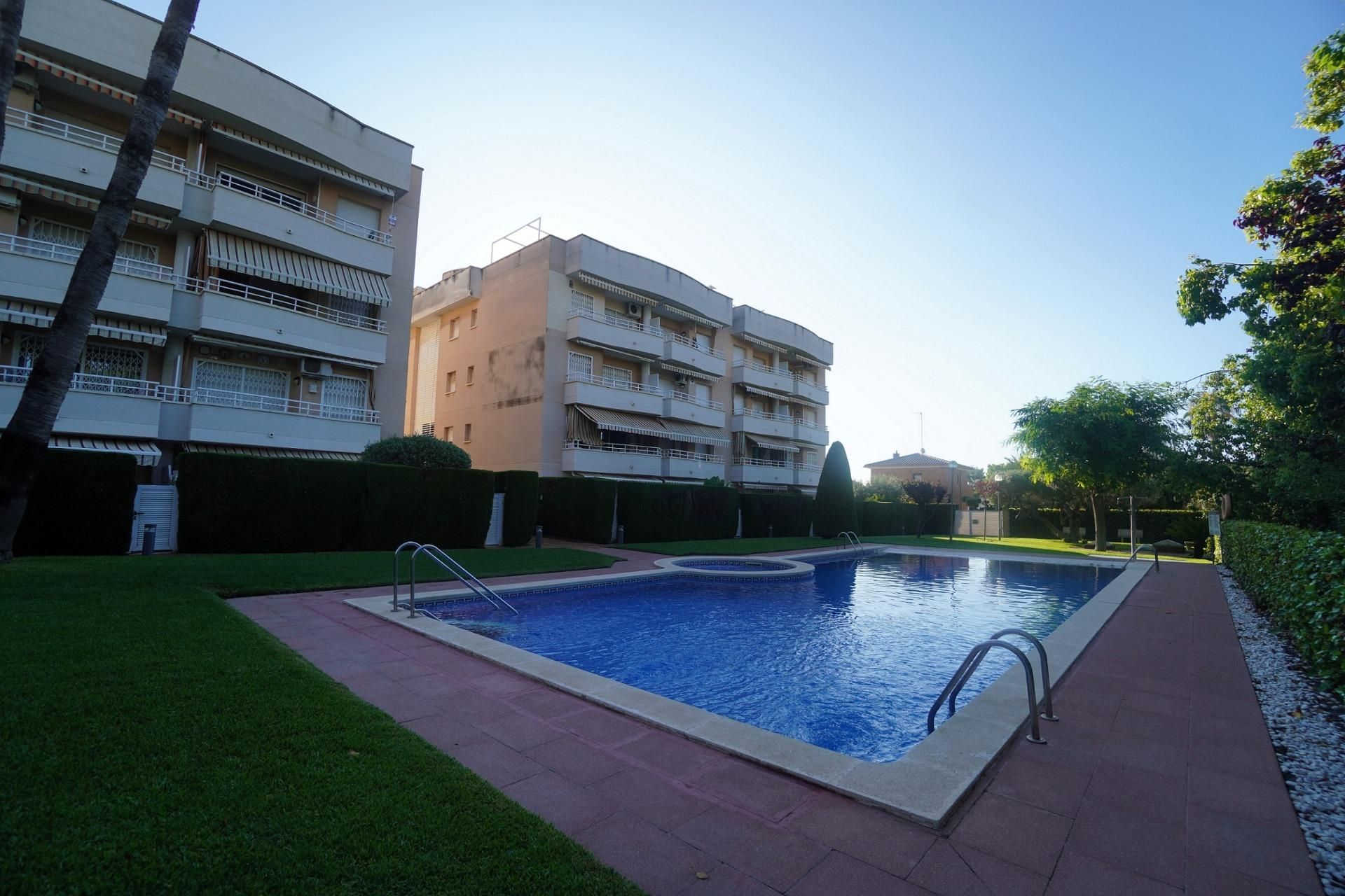 Piscina de Àtic en venda en El Vendrell amb Aire condicionat, Jardí privat i Terrassa