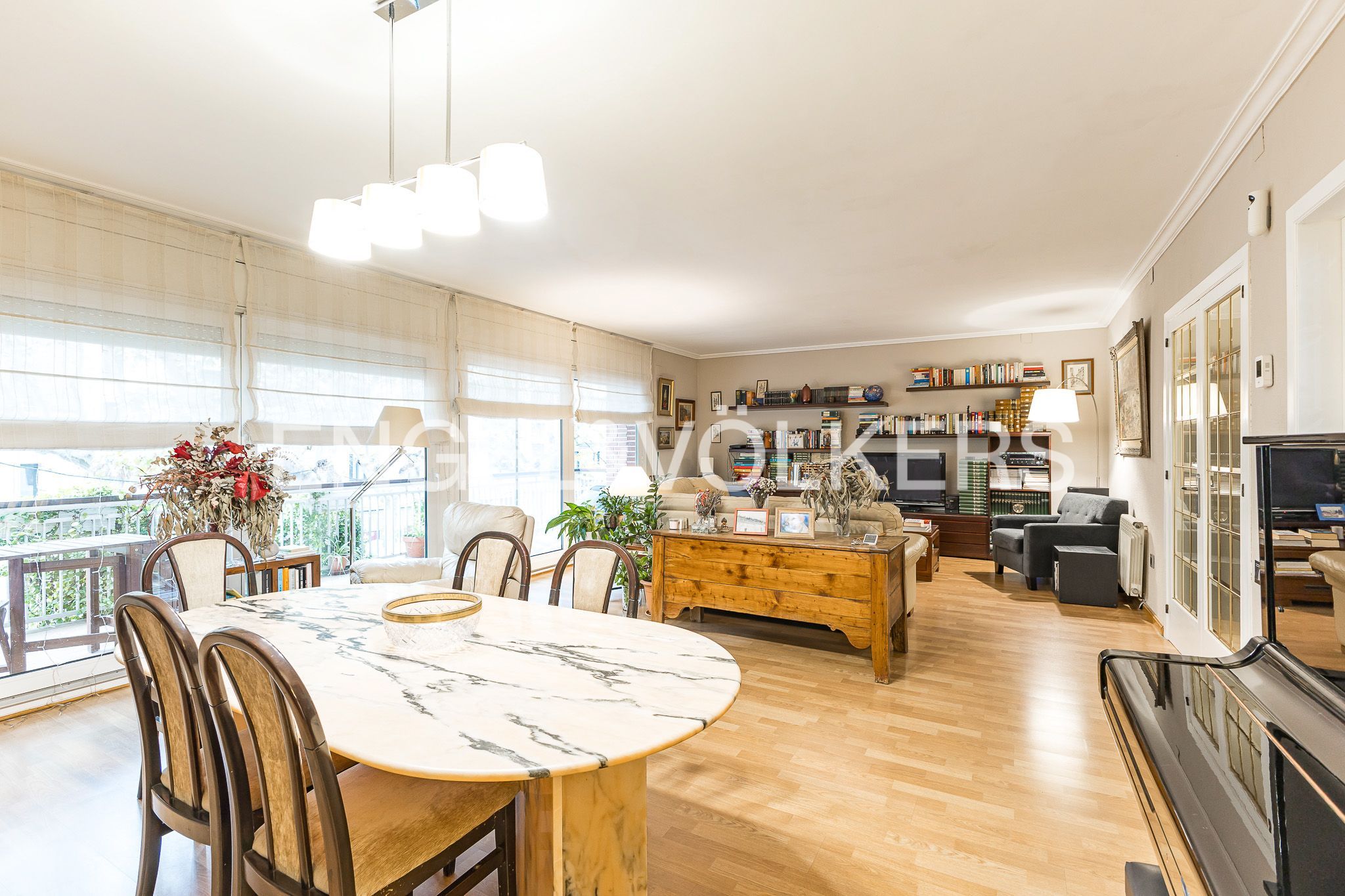 Living room of Apartment for sale in Sant Boi de Llobregat  with Air Conditioner, Heating and Terrace