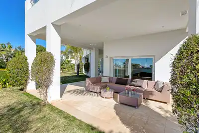 Terrassa de Casa o xalet en venda en Marbella amb Aire condicionat, Calefacció i Jardí privat
