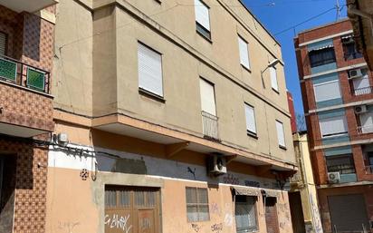 Vista exterior de Casa adosada en venda en Benetússer amb Terrassa