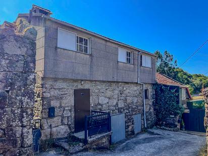 Exterior view of Single-family semi-detached for sale in A Cañiza    with Terrace