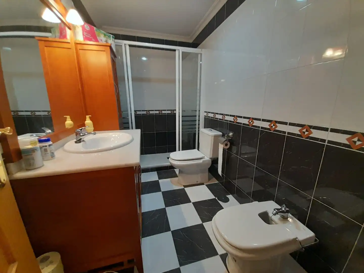 Bathroom of Flat for sale in Puertollano  with Air Conditioner, Heating and Storage room