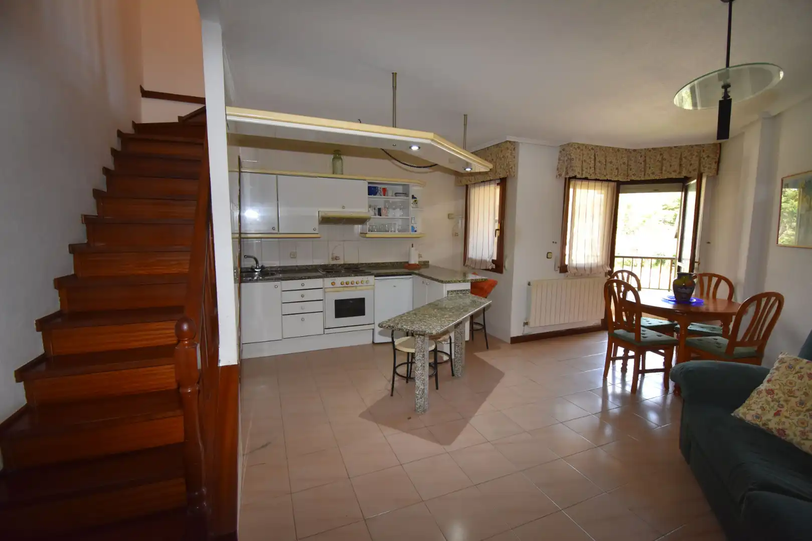 Küche von Maisonette zum Verkauf in Noja mit Heizung, Terrasse und Möbliert