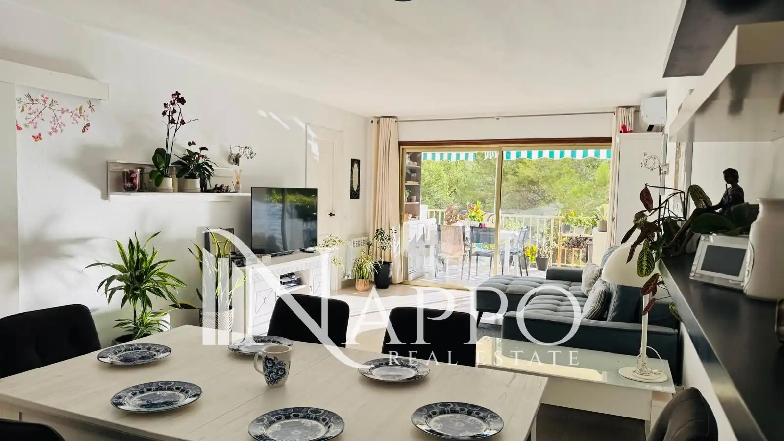 Living room of Flat for sale in Calvià  with Air Conditioner, Heating and Terrace