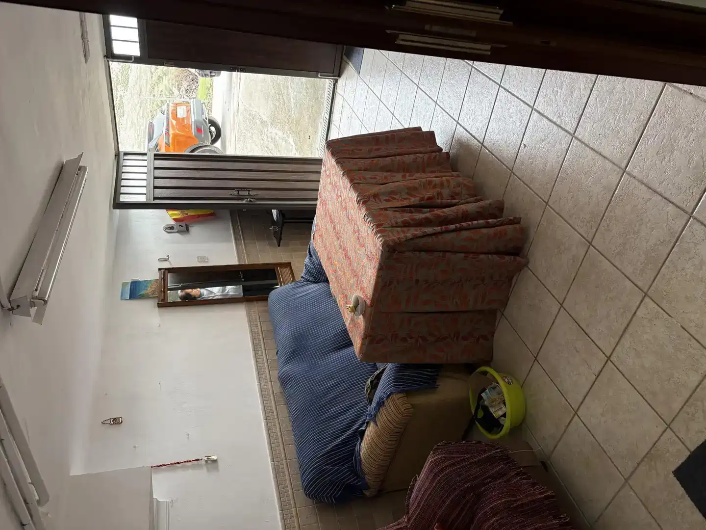 Sala d'estar de Casa adosada en venda en Diezma amb Aire condicionat i Balcó