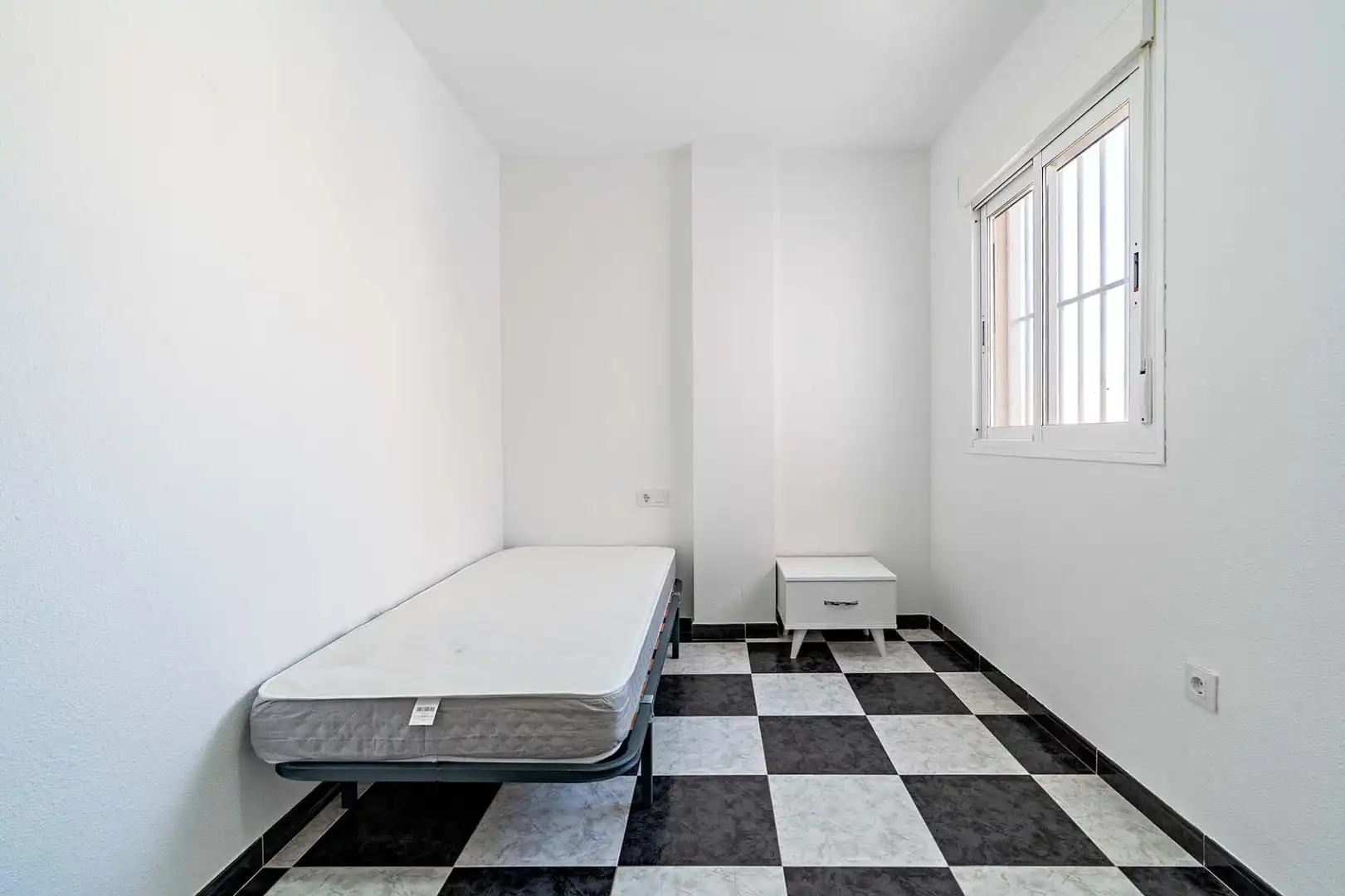 Habitación de Ático en venta en El Ejido con Aire acondicionado, Terraza y Amueblado