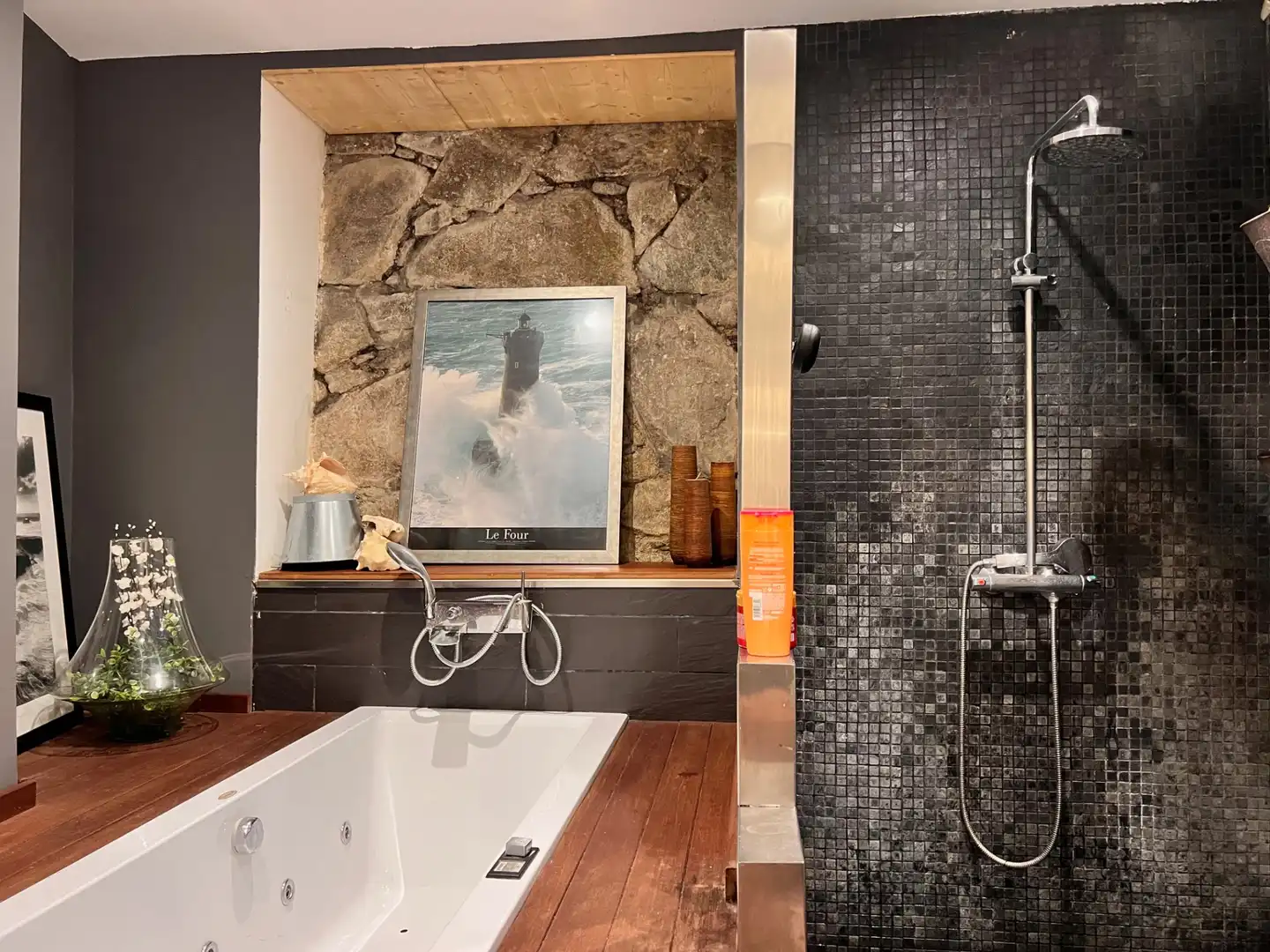 Badezimmer von Erdgeschoss zum Verkauf in Vilassar de Dalt mit Klimaanlage, Terrasse und Ofen