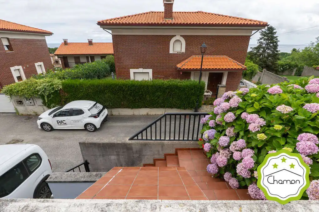 Exterior view of Houses for sale in Castro-Urdiales  with Heating and Furnished