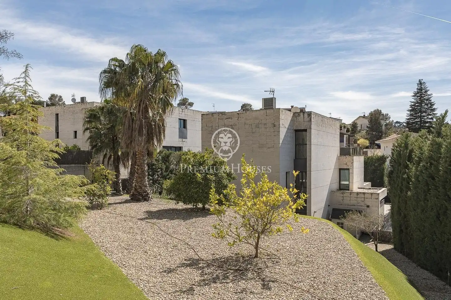 Exterior view of Houses for sale in Sant Cugat del Vallès  with Air Conditioner, Heating and Private garden