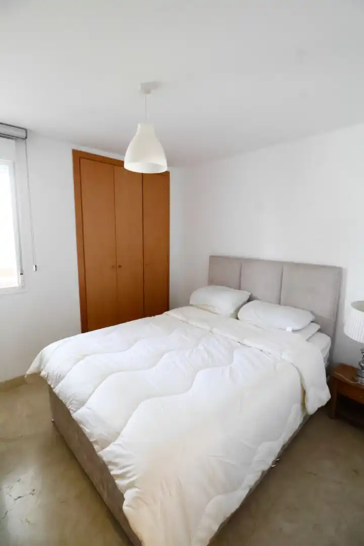 Dormitori de Apartament en venda en Estepona amb Aire condicionat, Terrassa i Traster