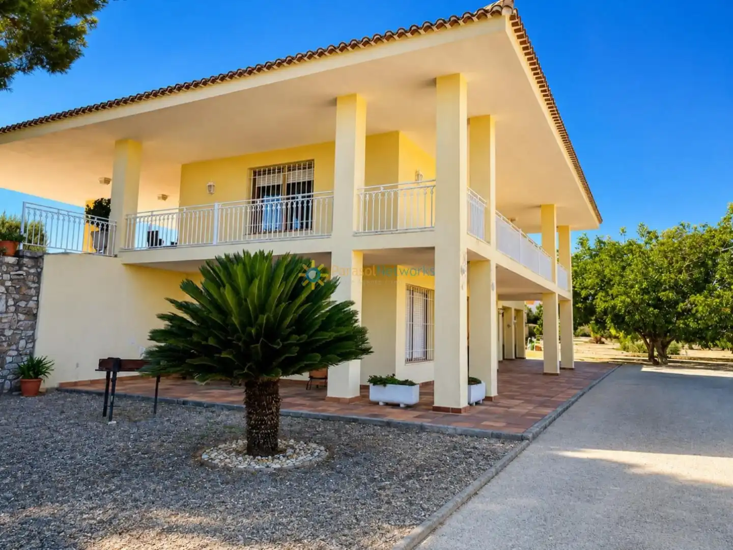 Vista exterior de Casa o xalet en venda en Ontinyent amb Calefacció, Jardí privat i Terrassa