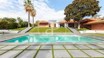 Swimming pool of House or chalet for sale in El Masnou  with Air Conditioner, Heating and Private garden