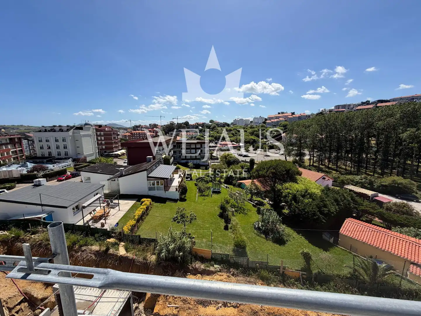 Vista exterior de Ático en venta en Suances con Aire acondicionado, Calefacción y Terraza