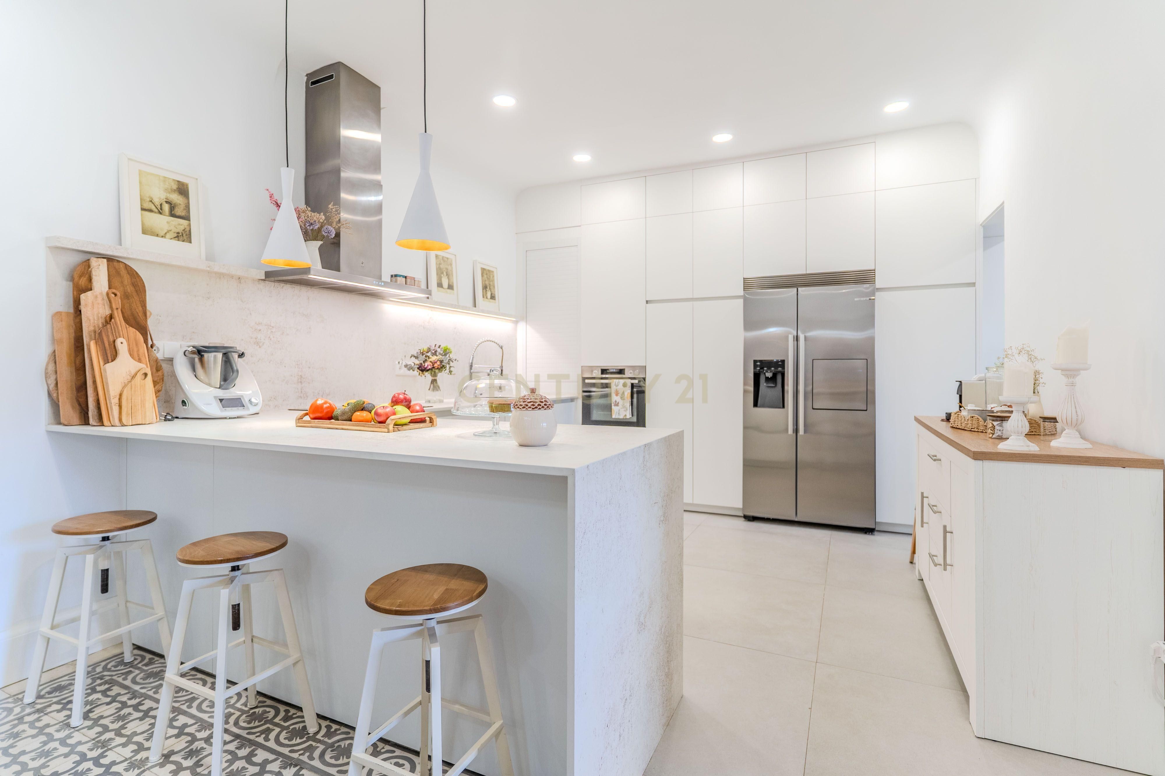 Cocina de Apartamento en venta en  Granada Capital con Horno, Lavadora y Microondas