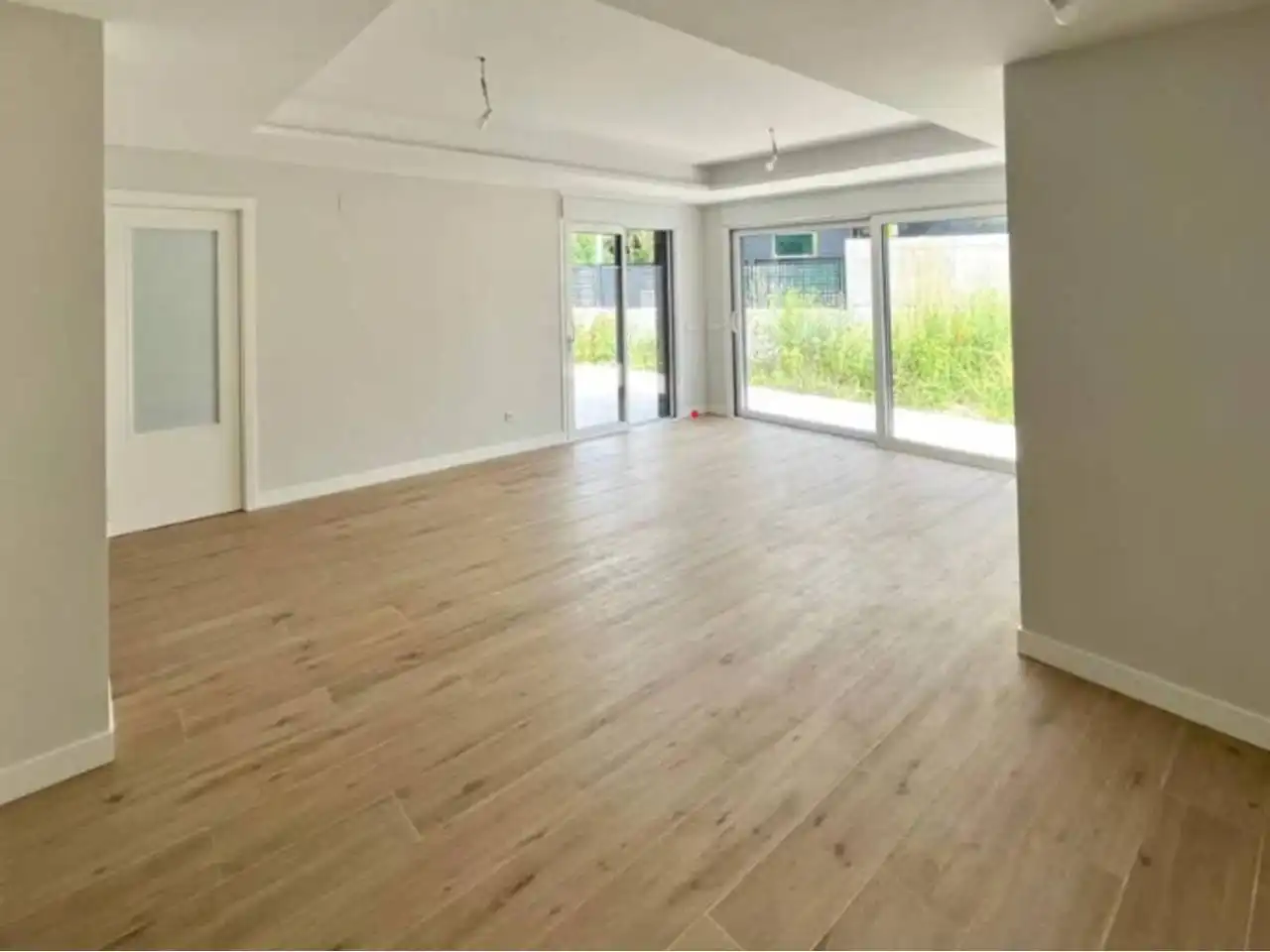 Sala d'estar de Casa o xalet en venda en Madrid amb Aire condicionat, Calefacció i Jardí privat