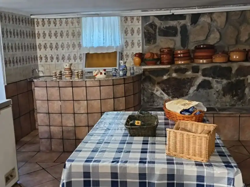 Cuina de Casa o xalet en venda en Cardiel de los Montes amb Aire condicionat, Terrassa i Piscina