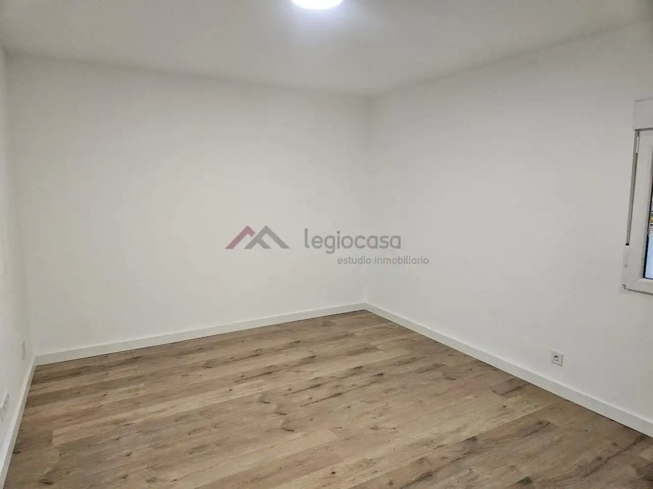 Piso en venta en León Capital  con Calefacción, Terraza y Trastero