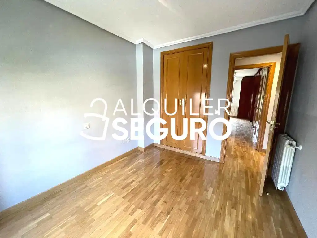 Habitación de Piso de alquiler en Madrid con Calefacción y Piscina