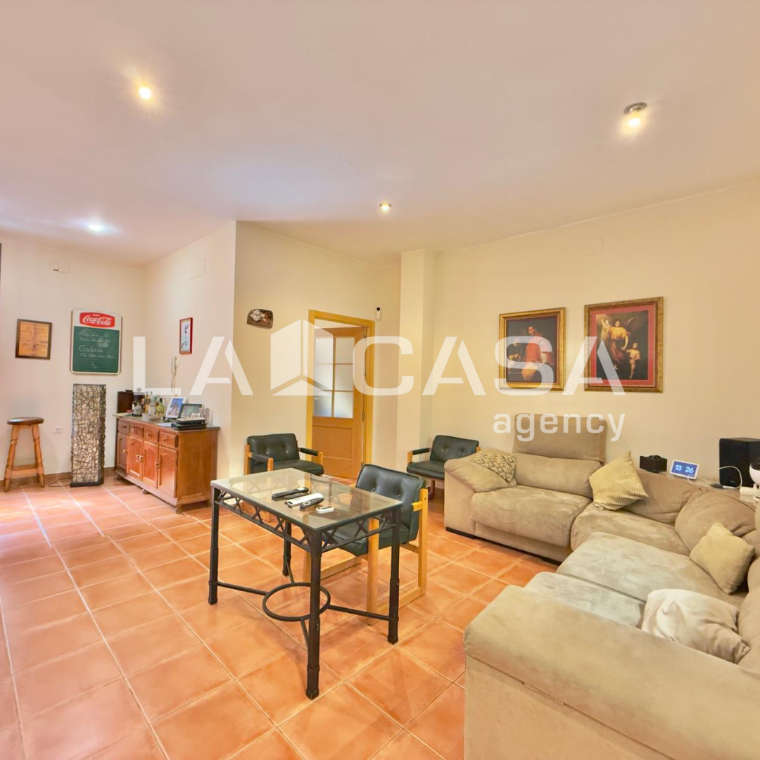 Single-family semi-detached for sale in Calle Antonio Machín, Cruz Roja, Macarena