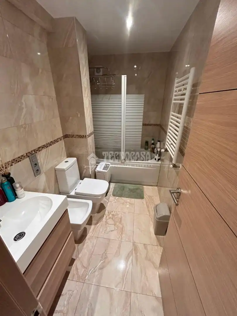 Baño de Piso en venta en Madrid con Calefacción y Terraza