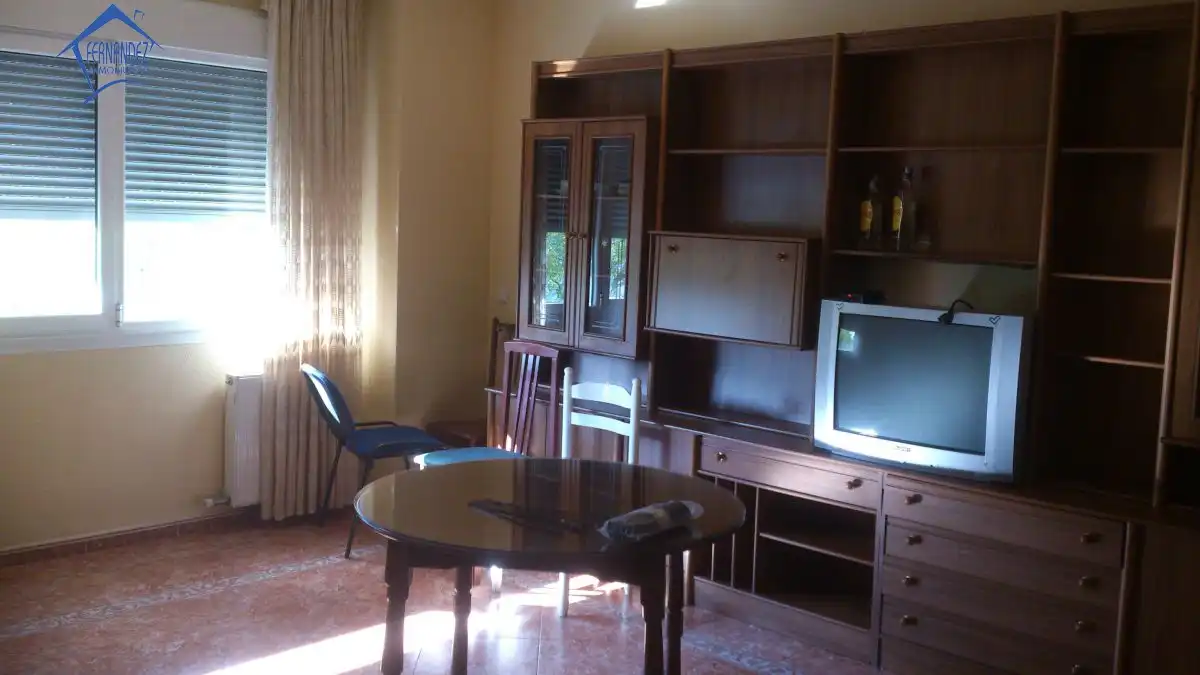 Sala de estar de Piso de alquiler en Cáceres con Calefacción y Amueblado