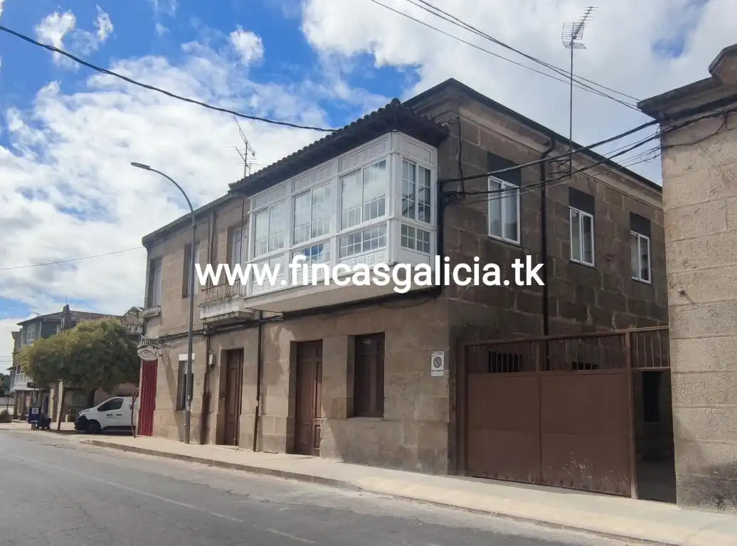 Adossat en venda a Avenida de San Lázaro 27