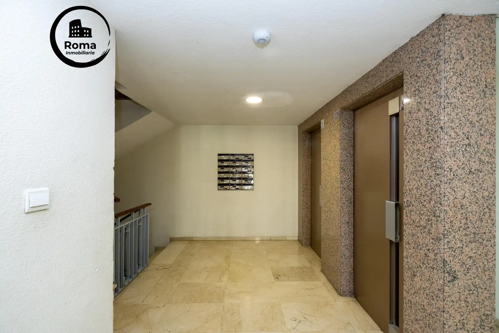 Flat for sale in Granada  with Air Conditioner, Heating and Balcony
