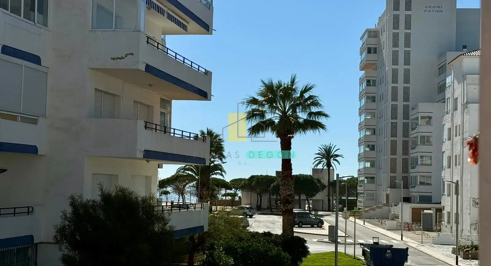 Vista exterior de Apartamento en venta en Roses con Calefacción, Horno y Microondas
