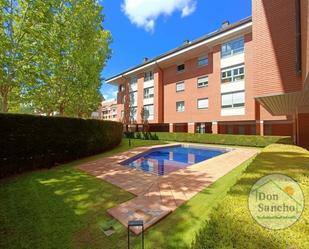 Exterior view of Flat for sale in Valladolid Capital  with Swimming Pool