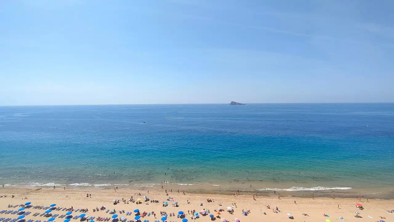 Vista exterior de Apartamento en venta en Benidorm con Aire acondicionado, Amueblado y Piscina comunitaria