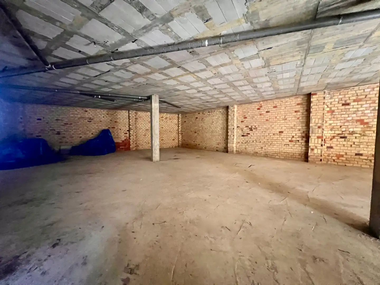 Local comercial en venta en Calle Martínez Montañés 1, imagen 3